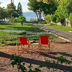 וילה Coralia's Beachfront Sea View *