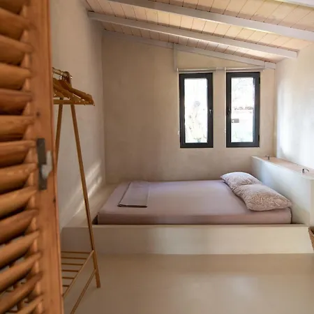 Villa Coralia's Beachfront Sea View