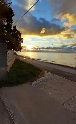 Coralia's Beachfront Sea View *