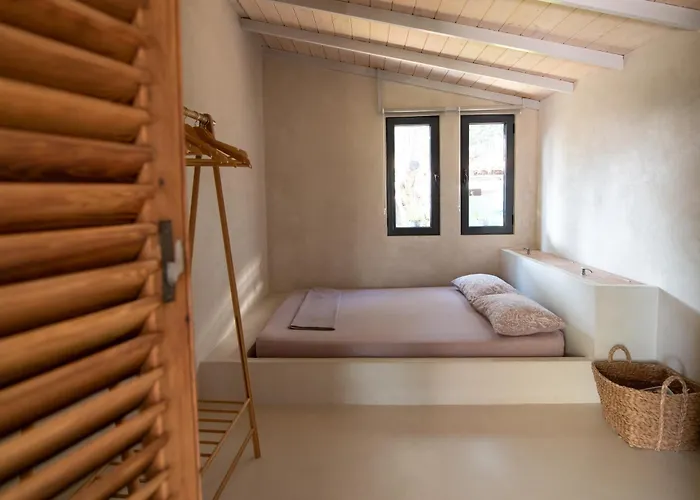 Villa Coralia's Beachfront Sea View