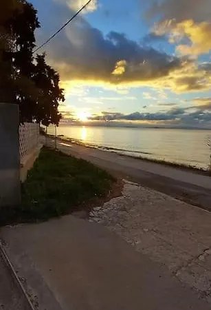 Coralia's Beachfront Sea View *