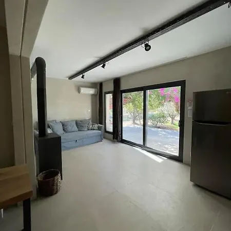 Coralia's Beachfront Sea View Willa *