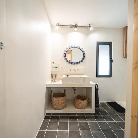 빌라 Coralia's Beachfront Sea View 아이 테오도리